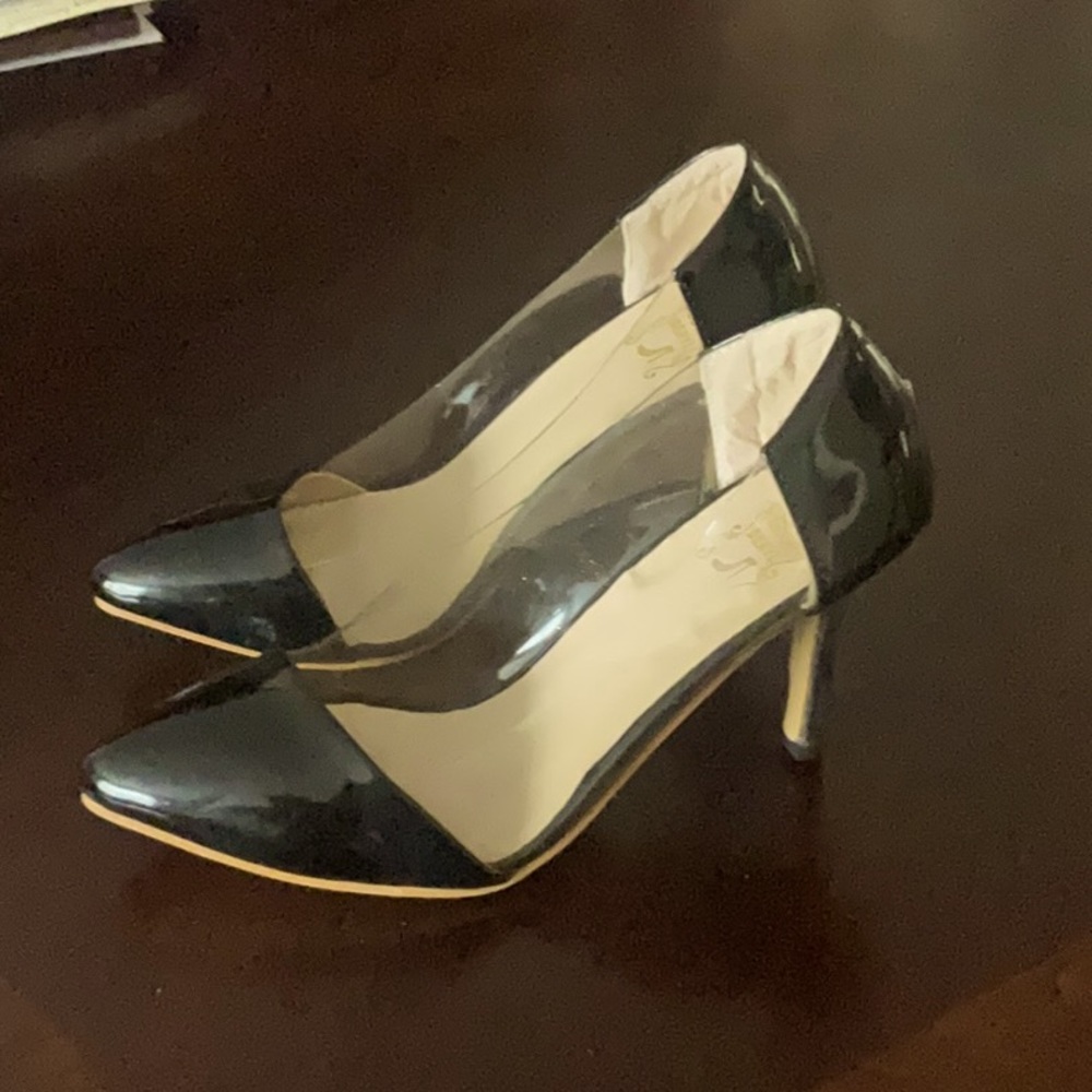High heel pumps